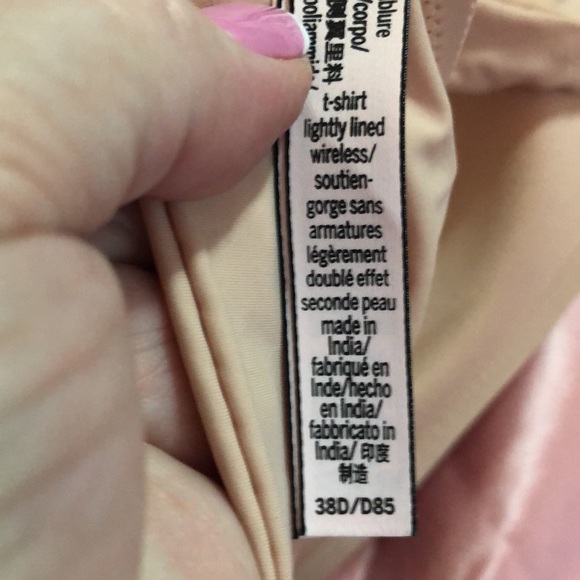 NWOT TEE SHIRT BRA BY VICTORIA’S SECRET - Picture 6 of 7
